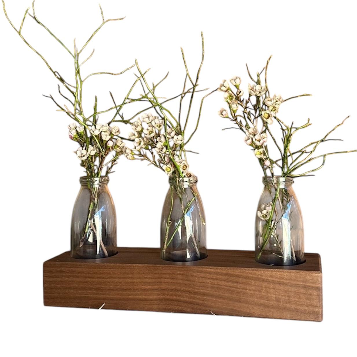 Blumenvase aus Nussbaum