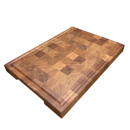 End grain oak cutting board with sap groove size L