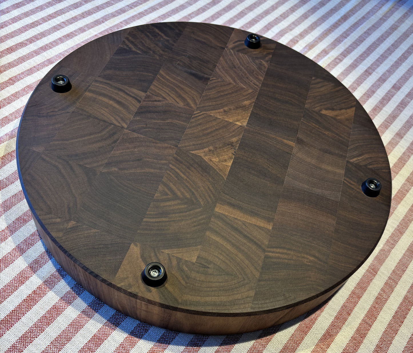 Cutting board round solid walnut - 39 cm