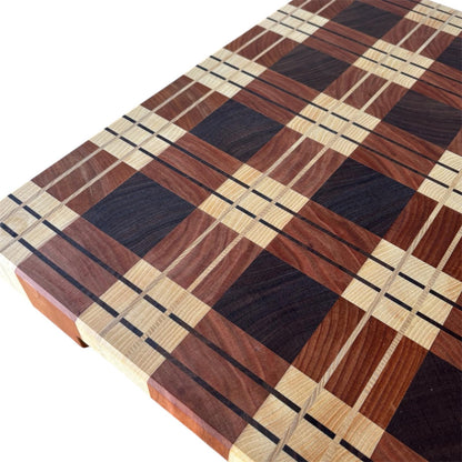 Schneidebrett Kirschbaum, Nussbaum und Esche mit Tartan-Muster -  50 x 39 x 5