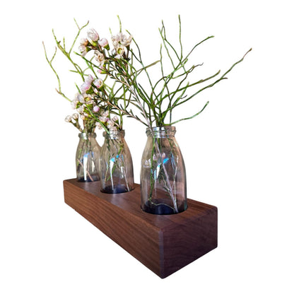 Blumenvase aus Nussbaum